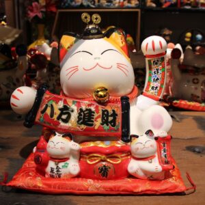 Mèo thần tài vẫy tay Chiêu Tài Tiến Bảo